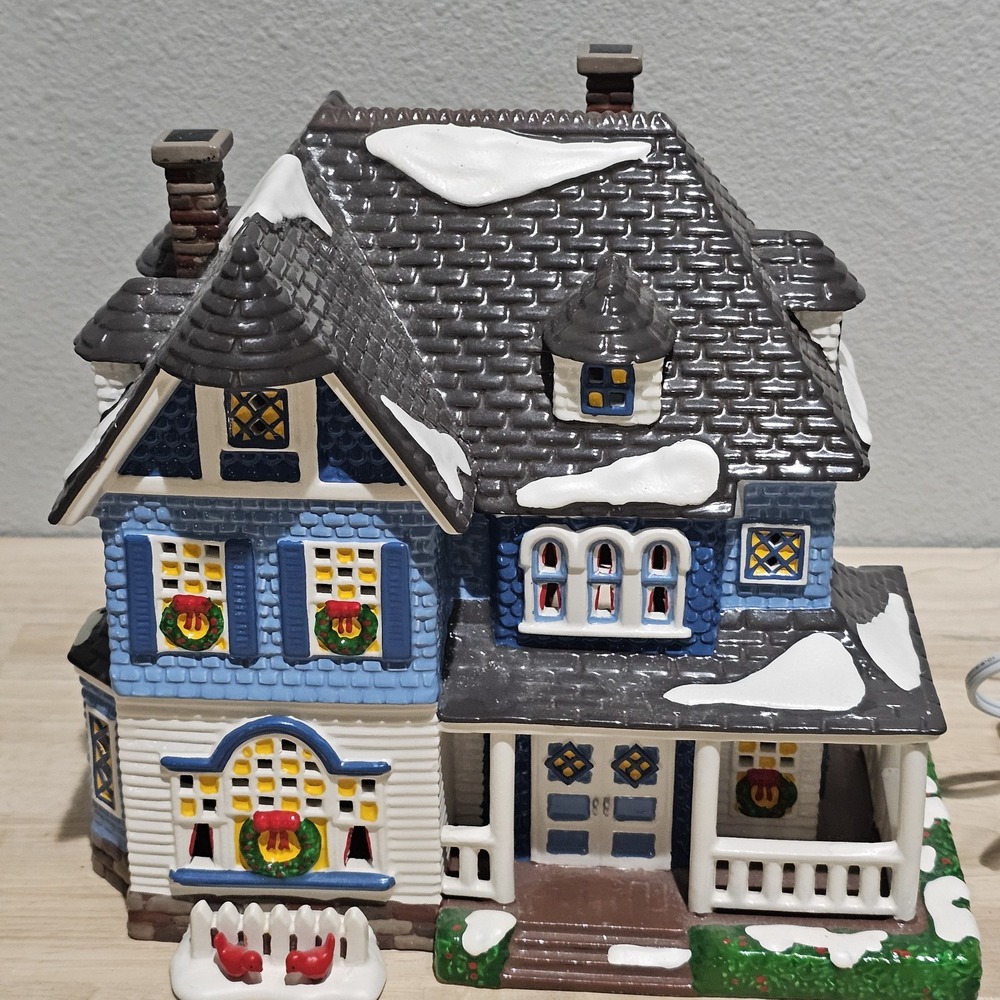 Department 56 Snow Village - Shingle Victorian (American Architecture Series)